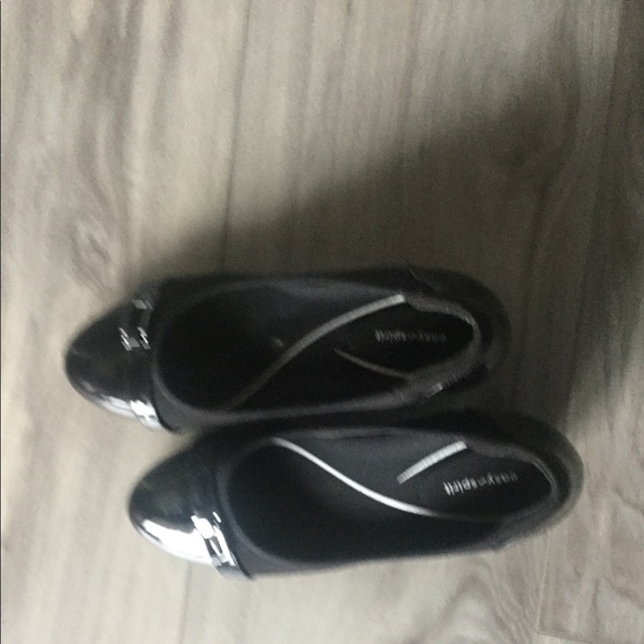 Black Low Heeled Pumps - Picture 5 of 5